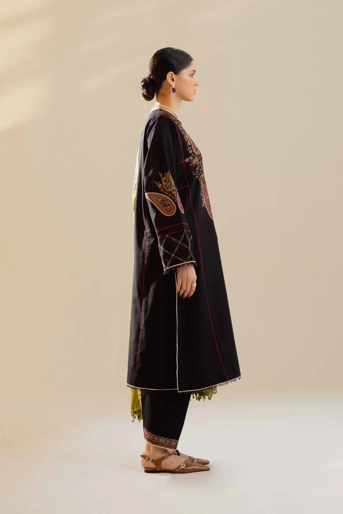 ZARA SHAH JAHAN - 3PC DHANAK EMBROIDERED SHIRT WITH TWILL PRINTED SHAWL AND TROUSER