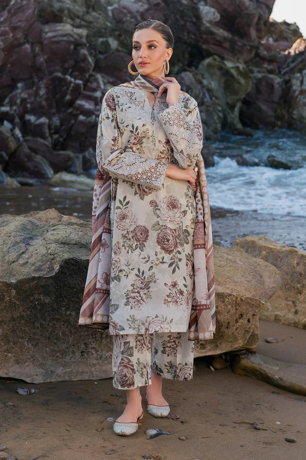 EMBROIDERED PRINTED LAWN SF-4126