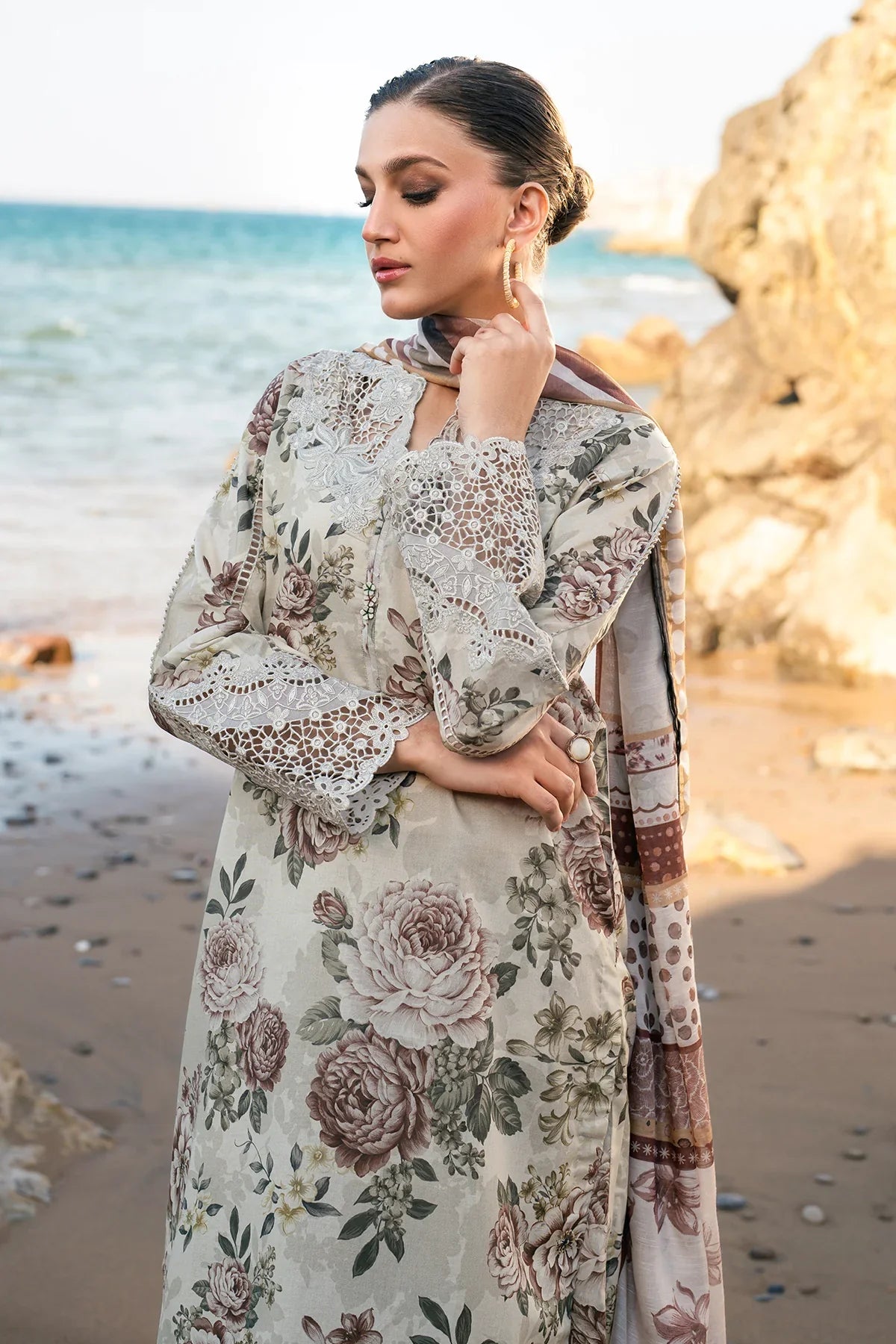 EMBROIDERED PRINTED LAWN SF-4126