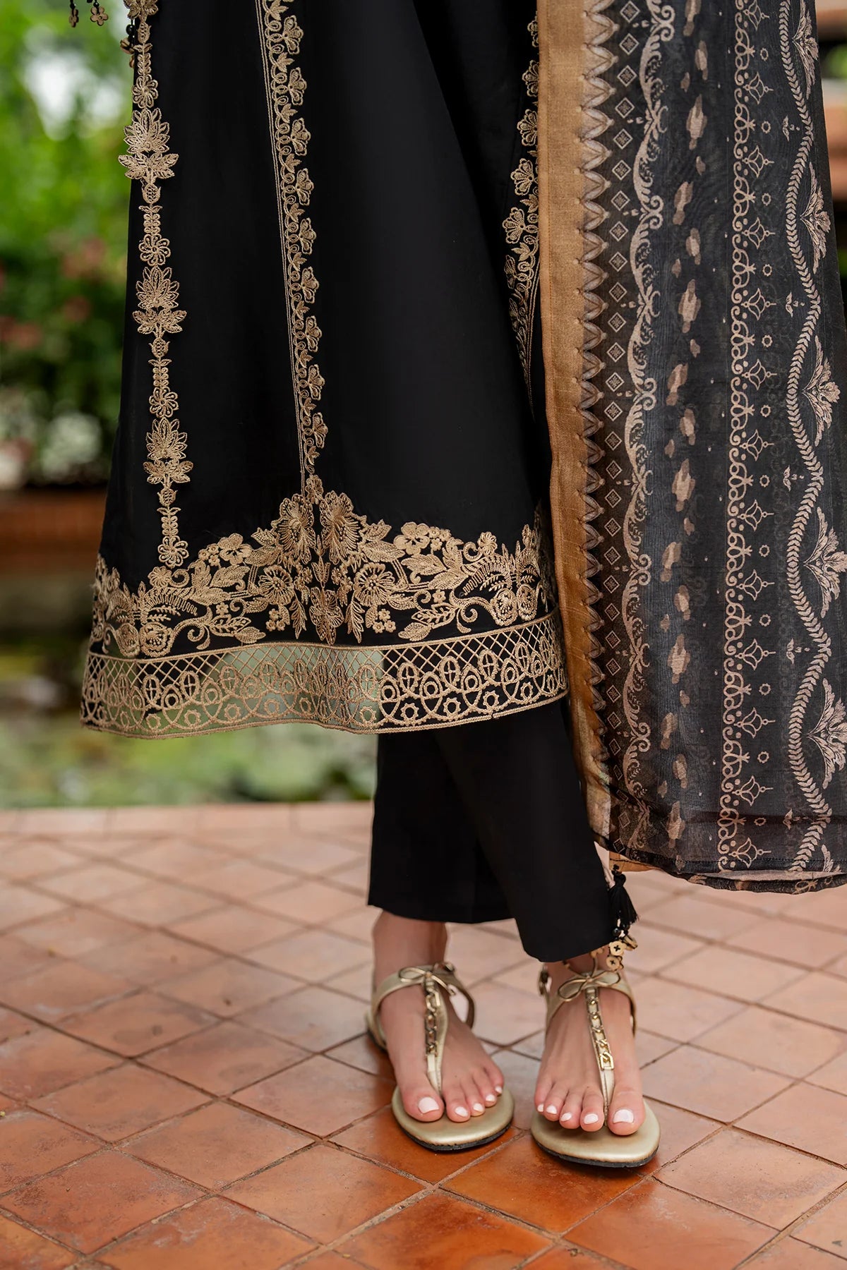 EMBROIDERED DHANAK UF-4201