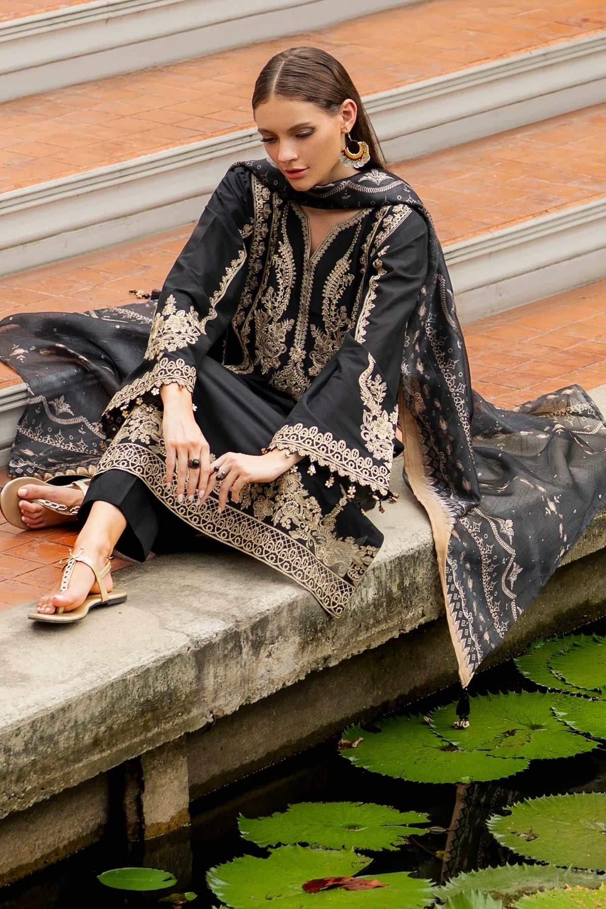 EMBROIDERED DHANAK UF-4201