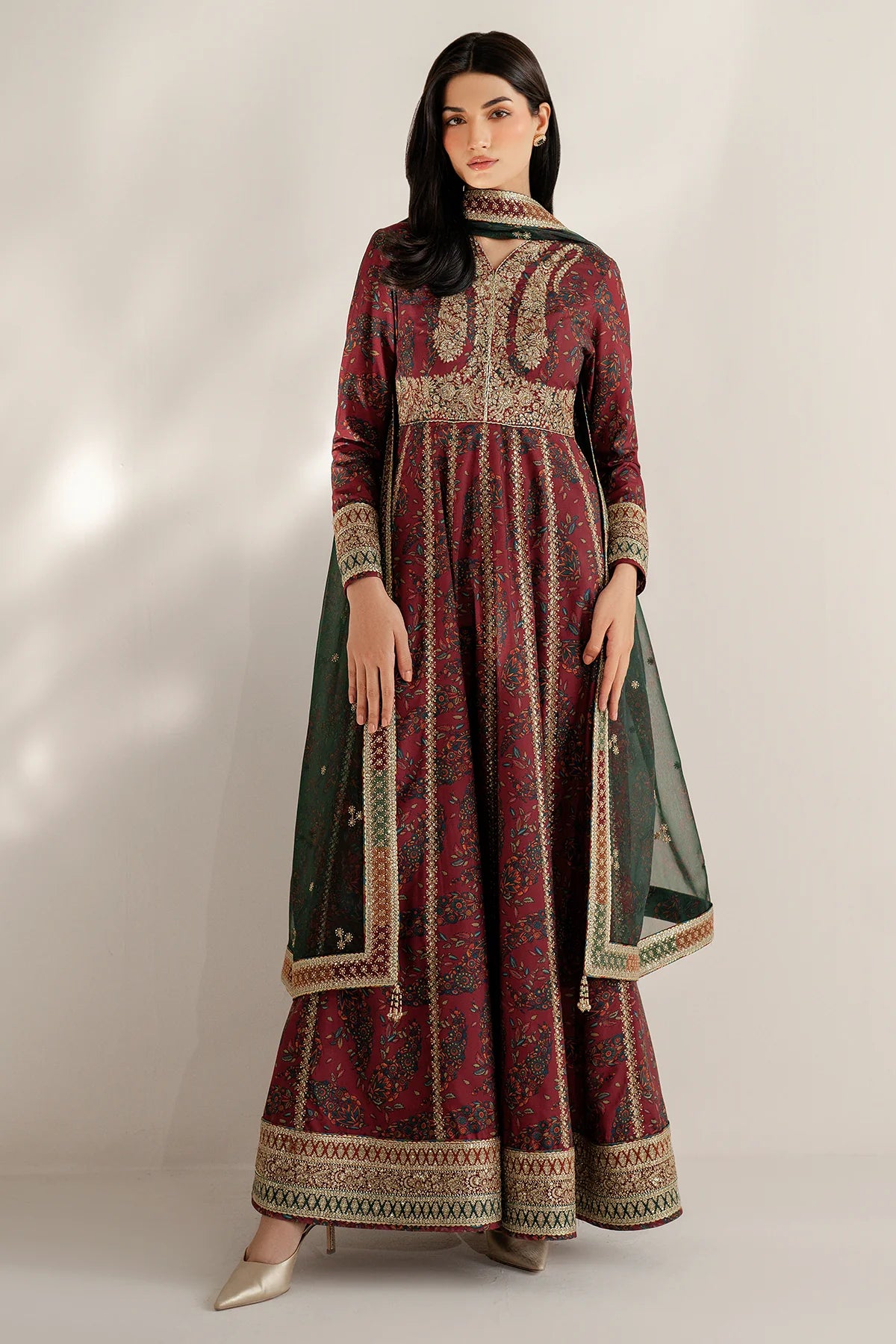 Embroidered Linen UR-7055