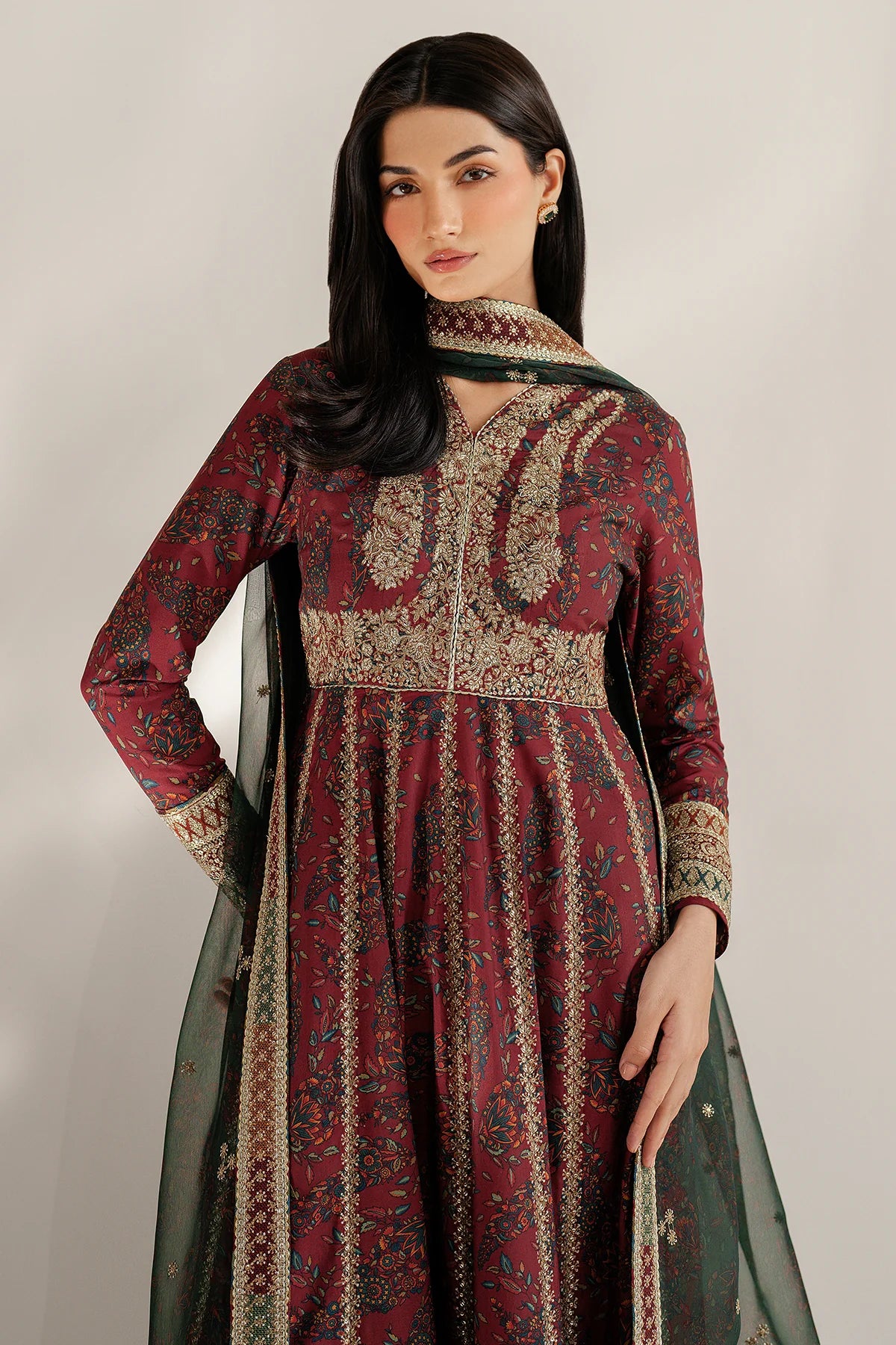 Embroidered Linen UR-7055