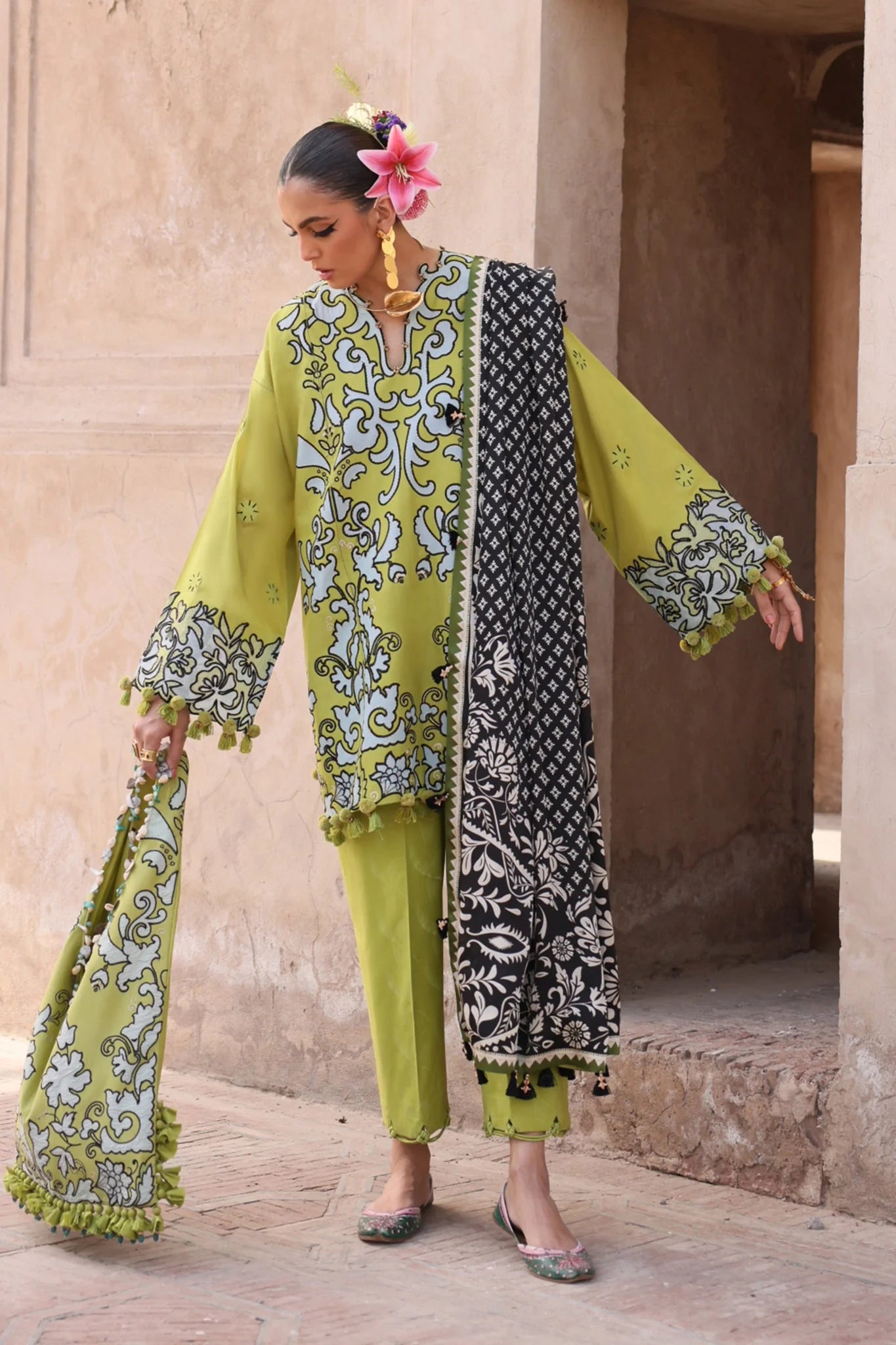 ELAN Embroidered Luxury Lawn Unstitched 3Pc Suit EL25-03A SOLENE