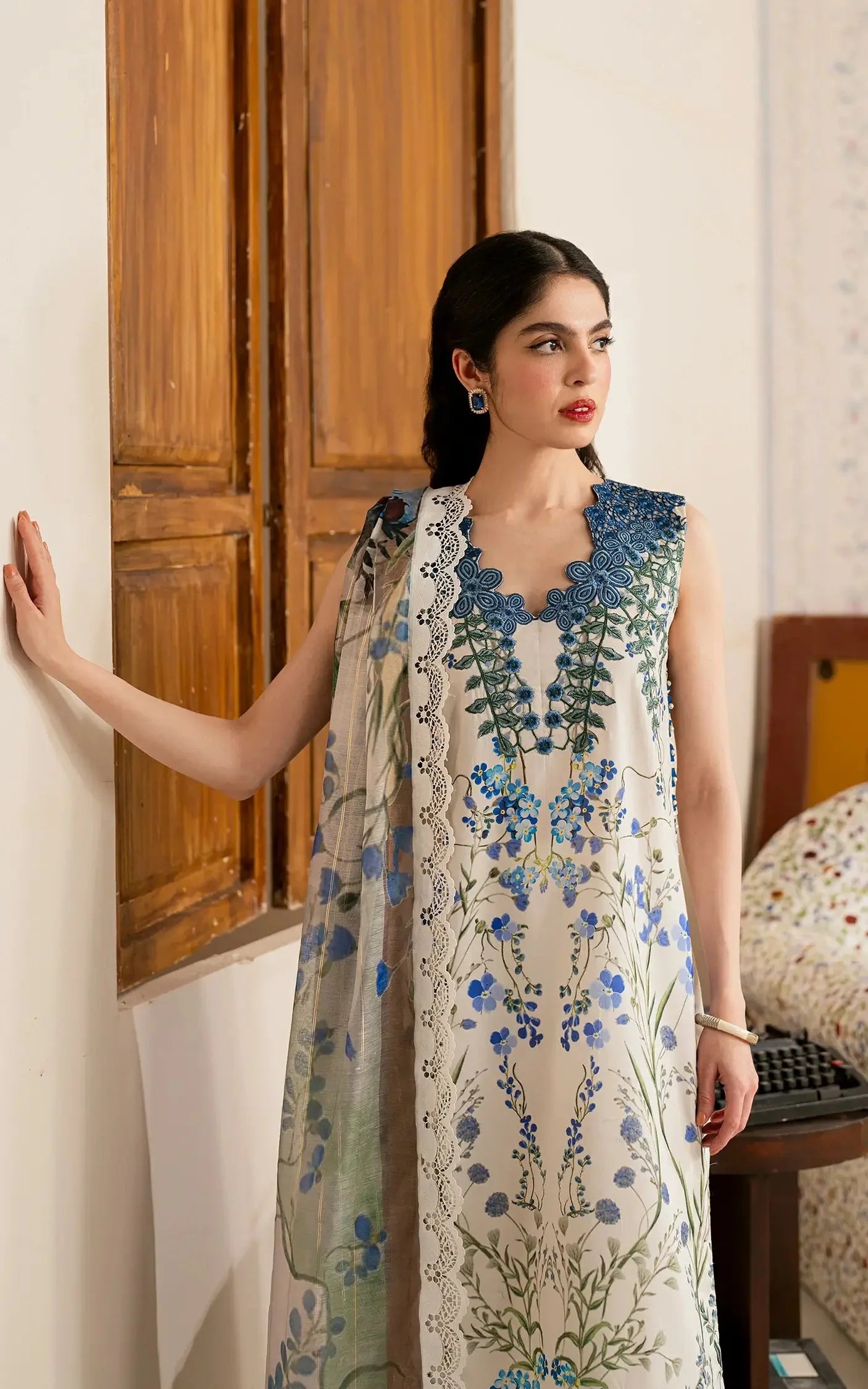 Embroidered Lawn Unstitched 3Pc Suit MVL25-13 Shabnam