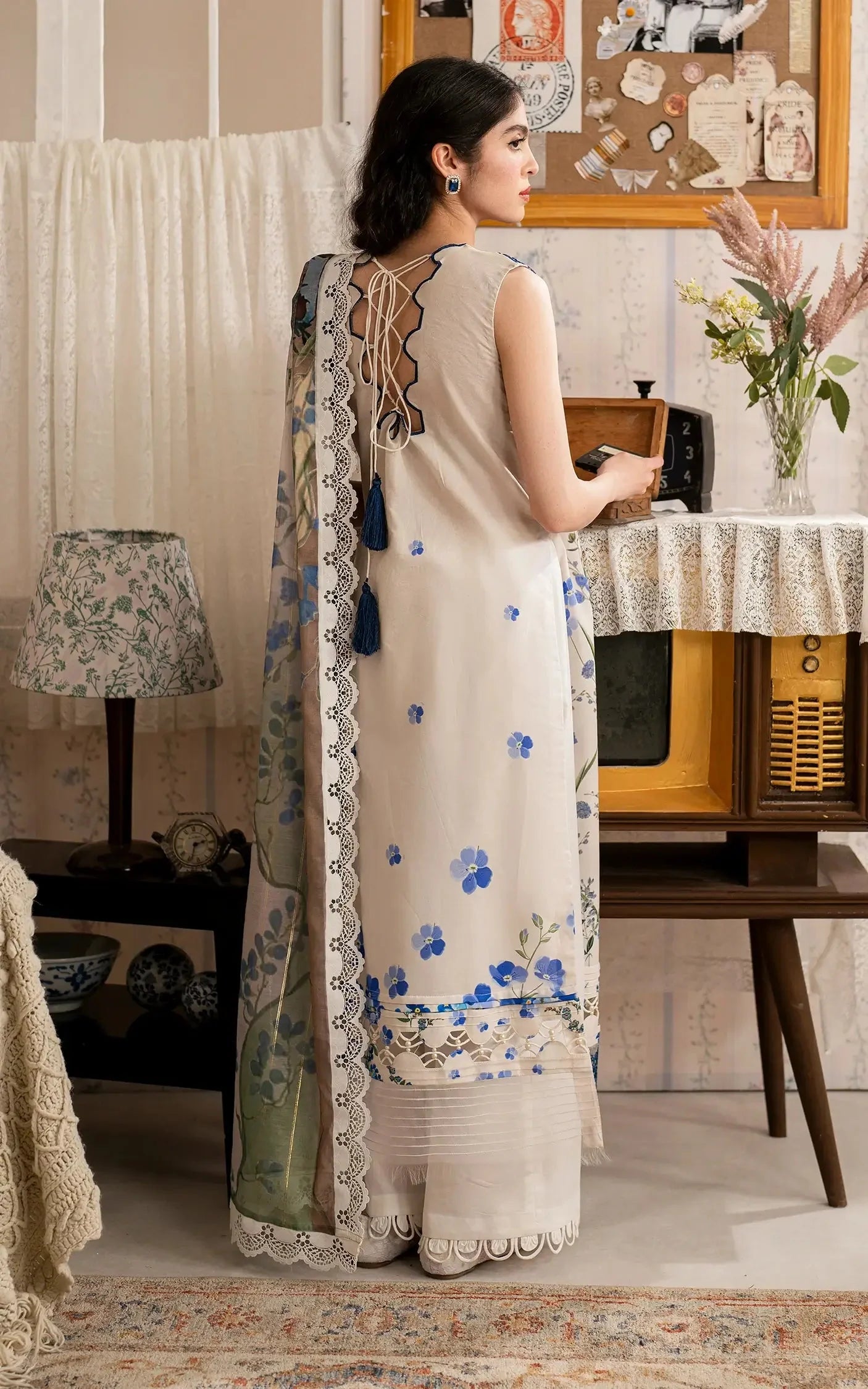 Embroidered Lawn Unstitched 3Pc Suit MVL25-13 Shabnam