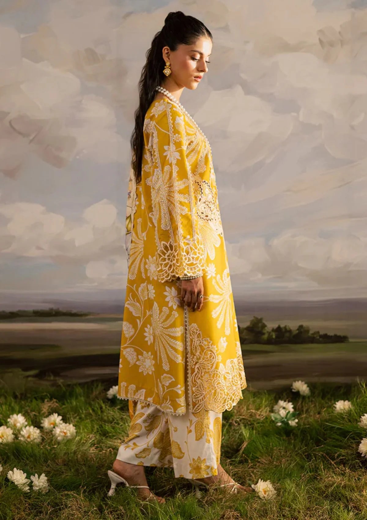 Mahnur Embroidered Lawn Chicken Kari 3Pc Unstitched