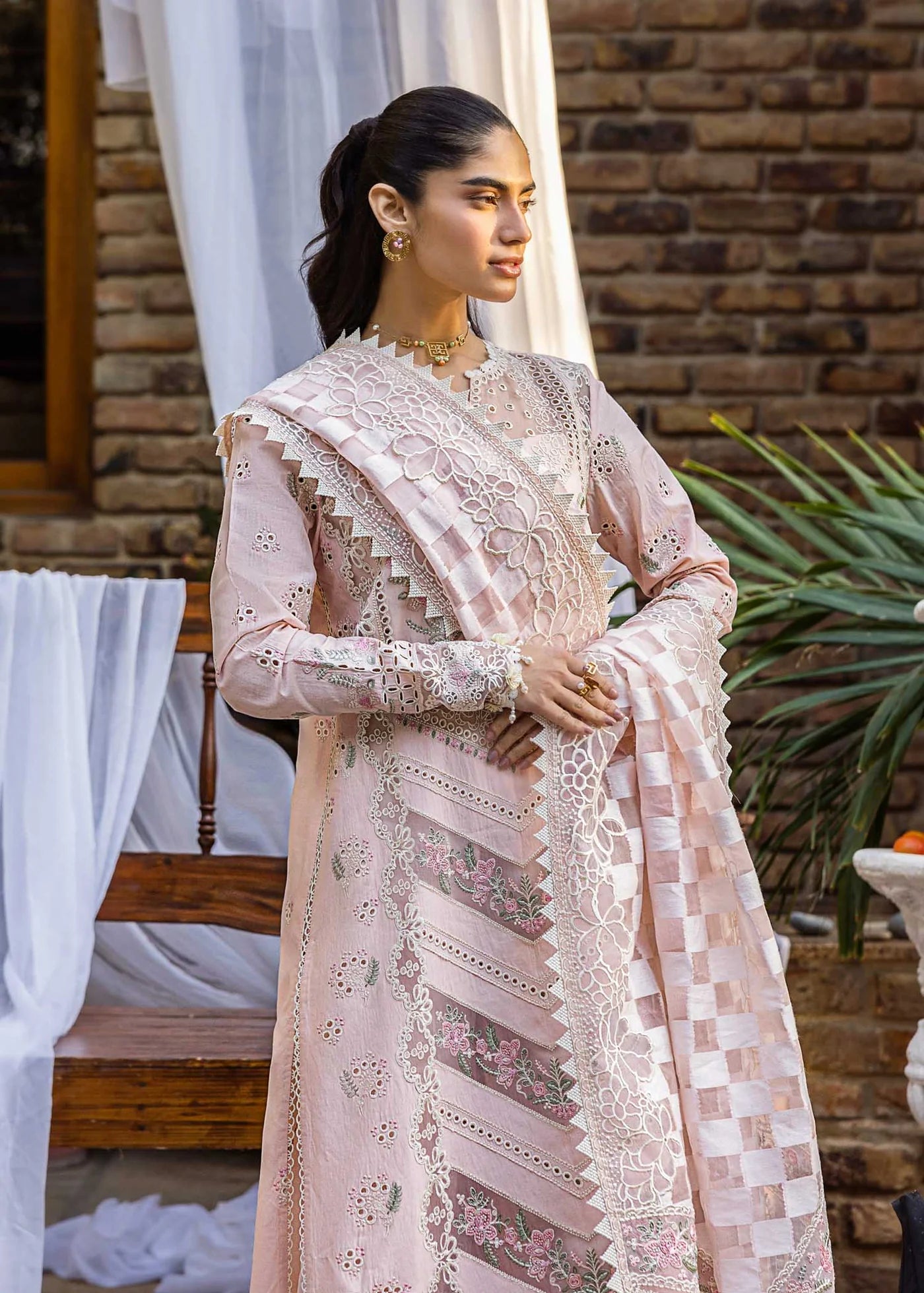 Akbar Aslam Luxury Lawn Florin