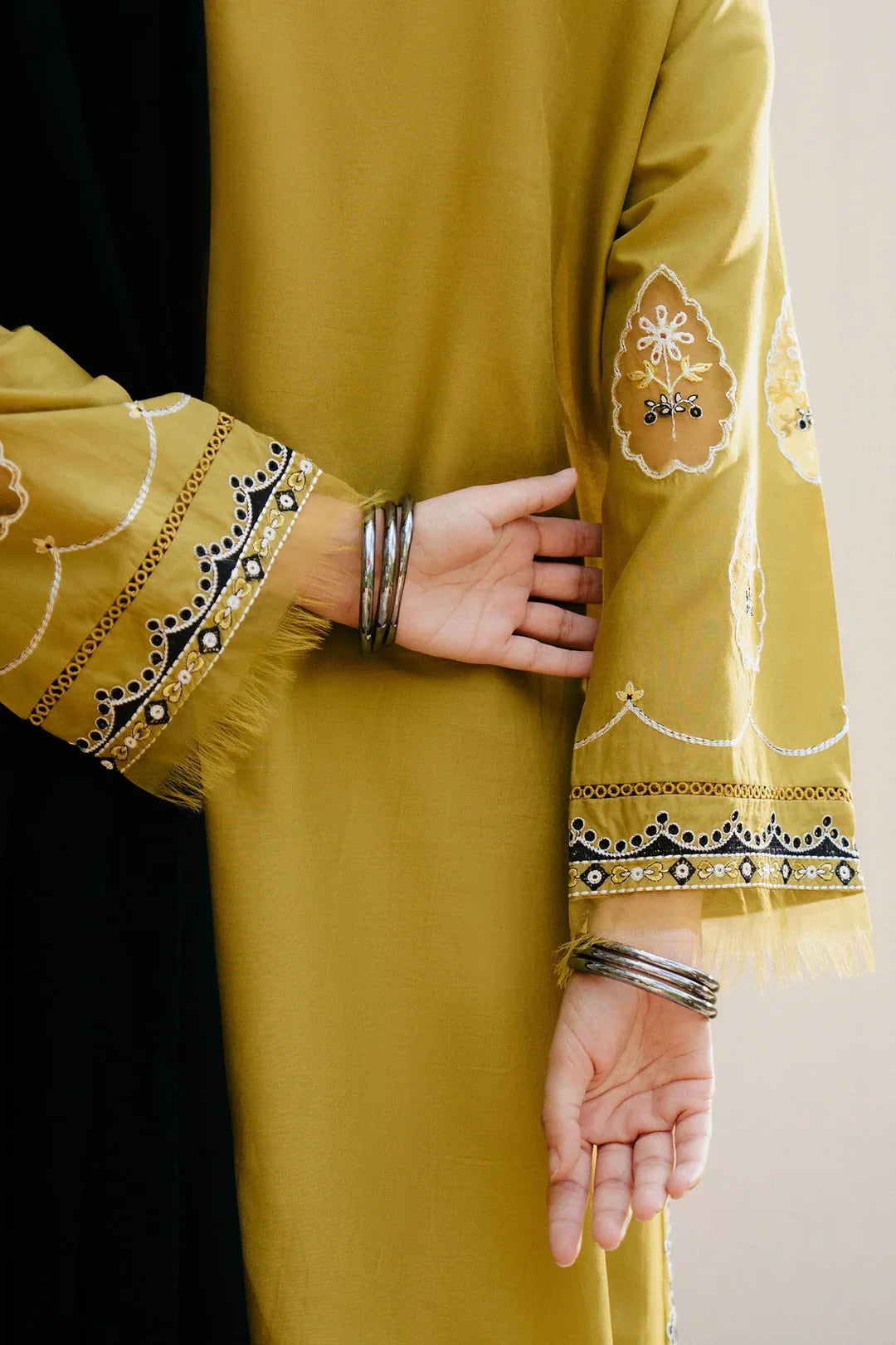 ZARA SHAH JAHAN - 3PC DHANAK EMBROIDERED SHIRT WITH DHANAK EMBROIDERED SHAWL AND TROUSER