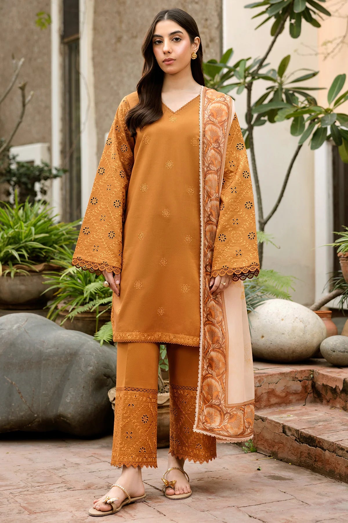 Golden Dusk Unstitched 3 piece Dhanak