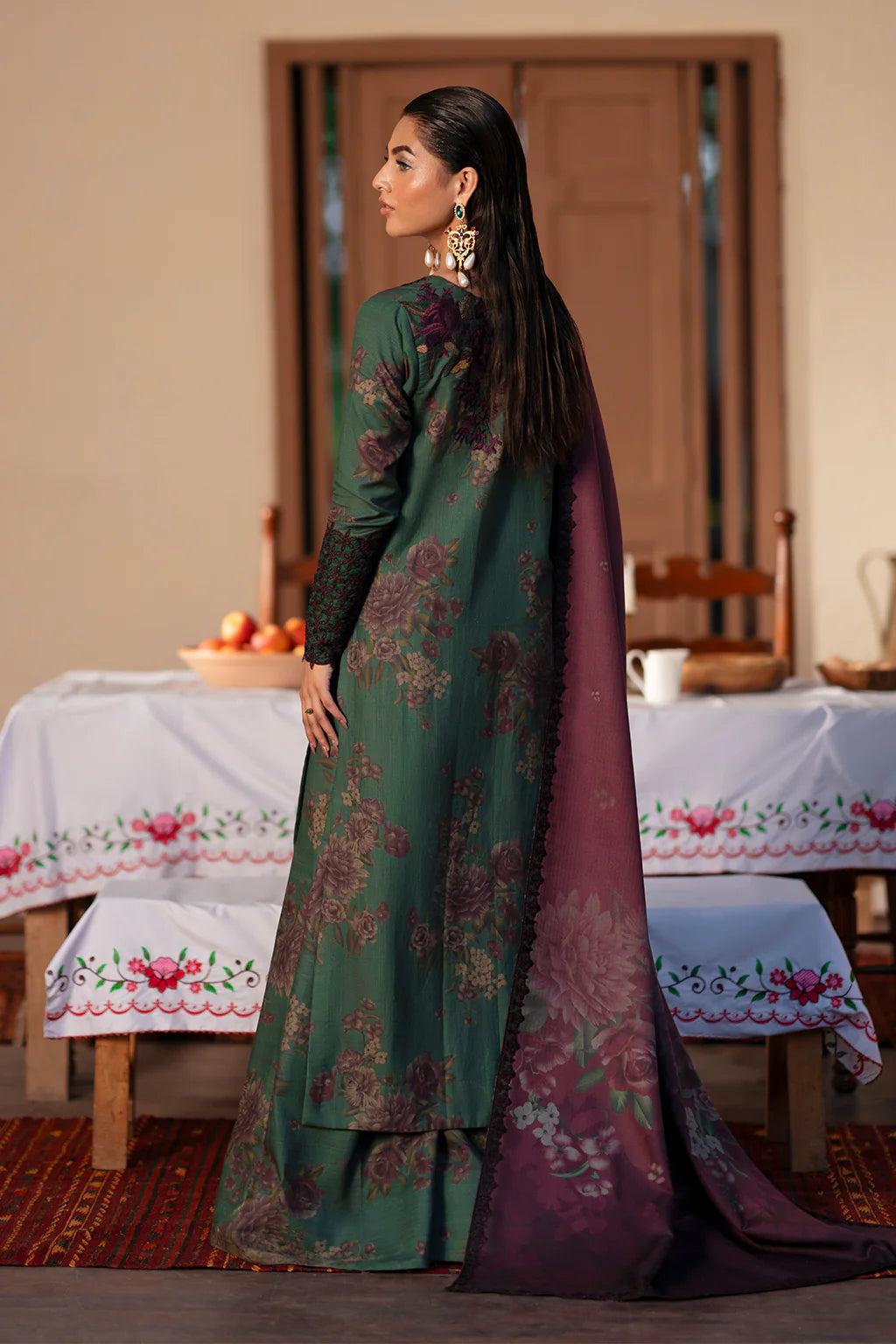IZNIK LAWN
