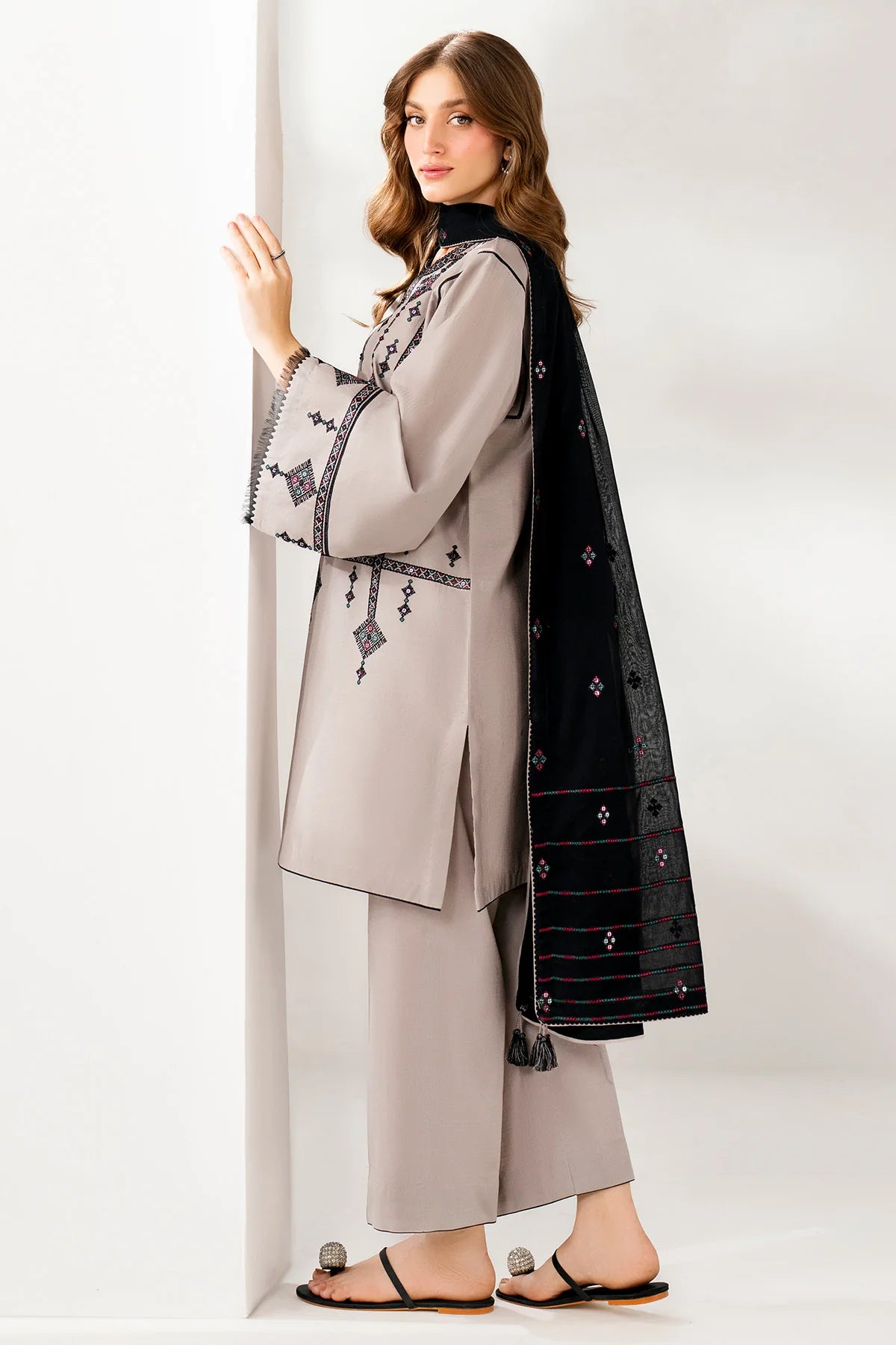 EMBROIDERED-9251