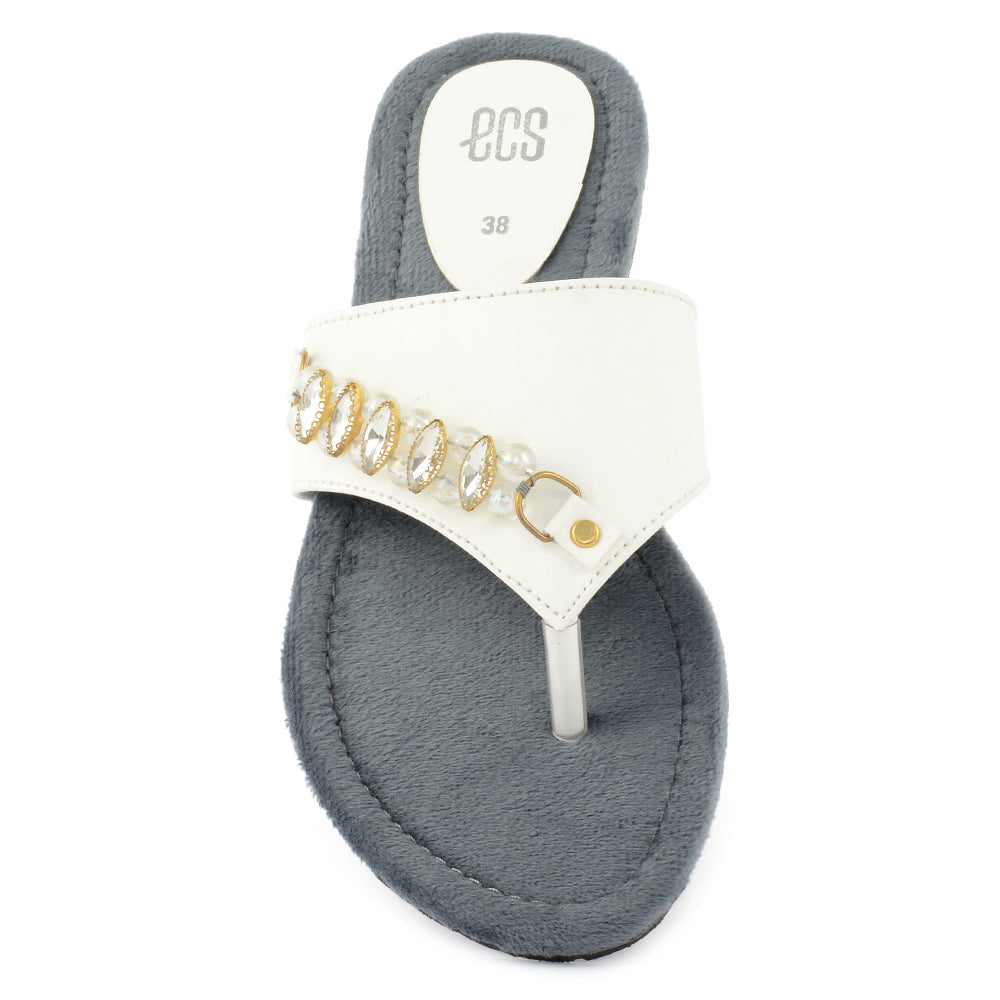 Matte Buckle Chappals