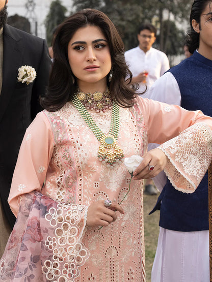Mahnur | Mahrukh Luxury Lawn | DAISY