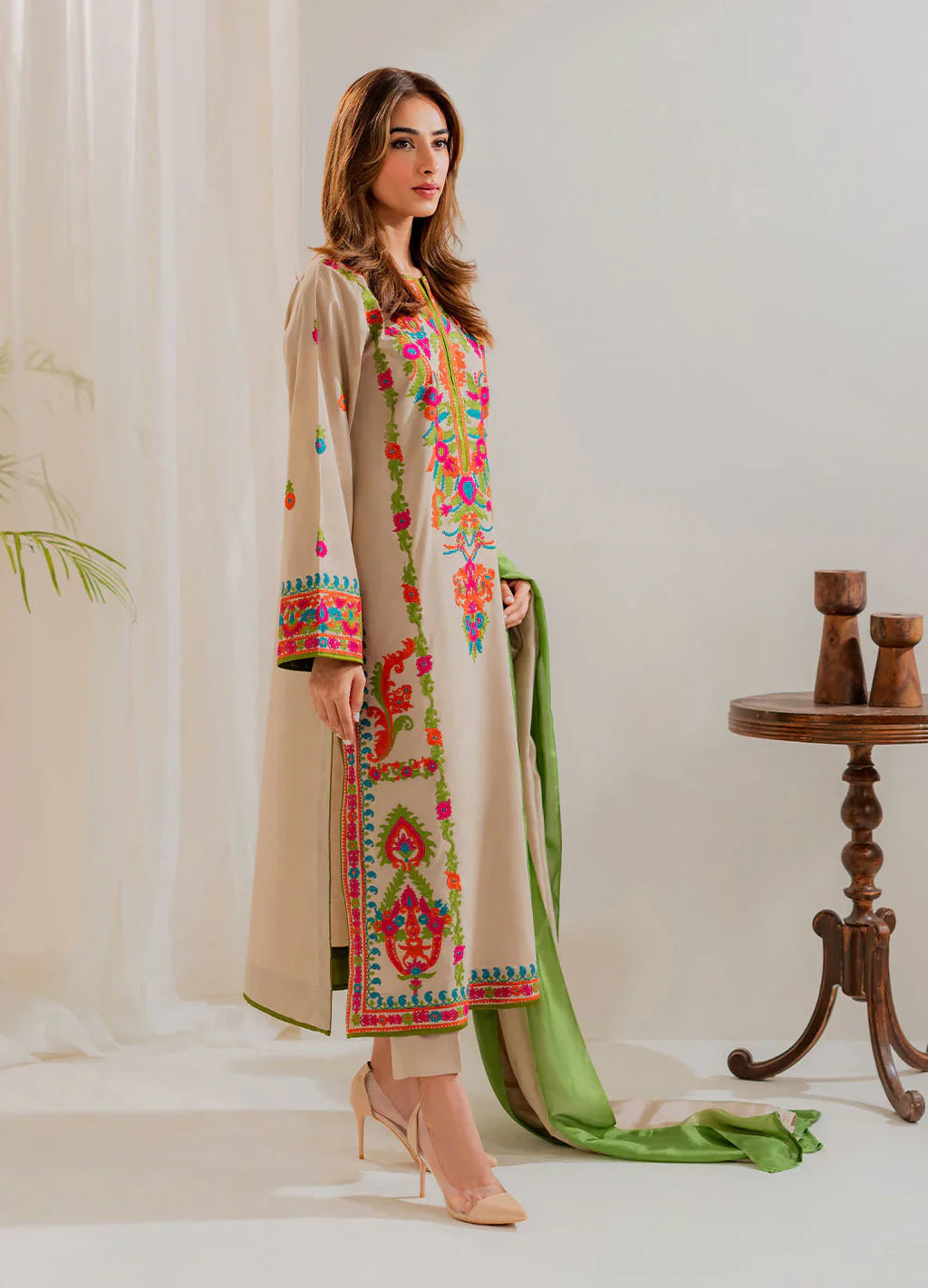 VINTAGE-3PC LAWN EMBROIDERED SHIRT WITH CHIFFON TYE&DYE DUPATTA & TROUSER-BIC-4636