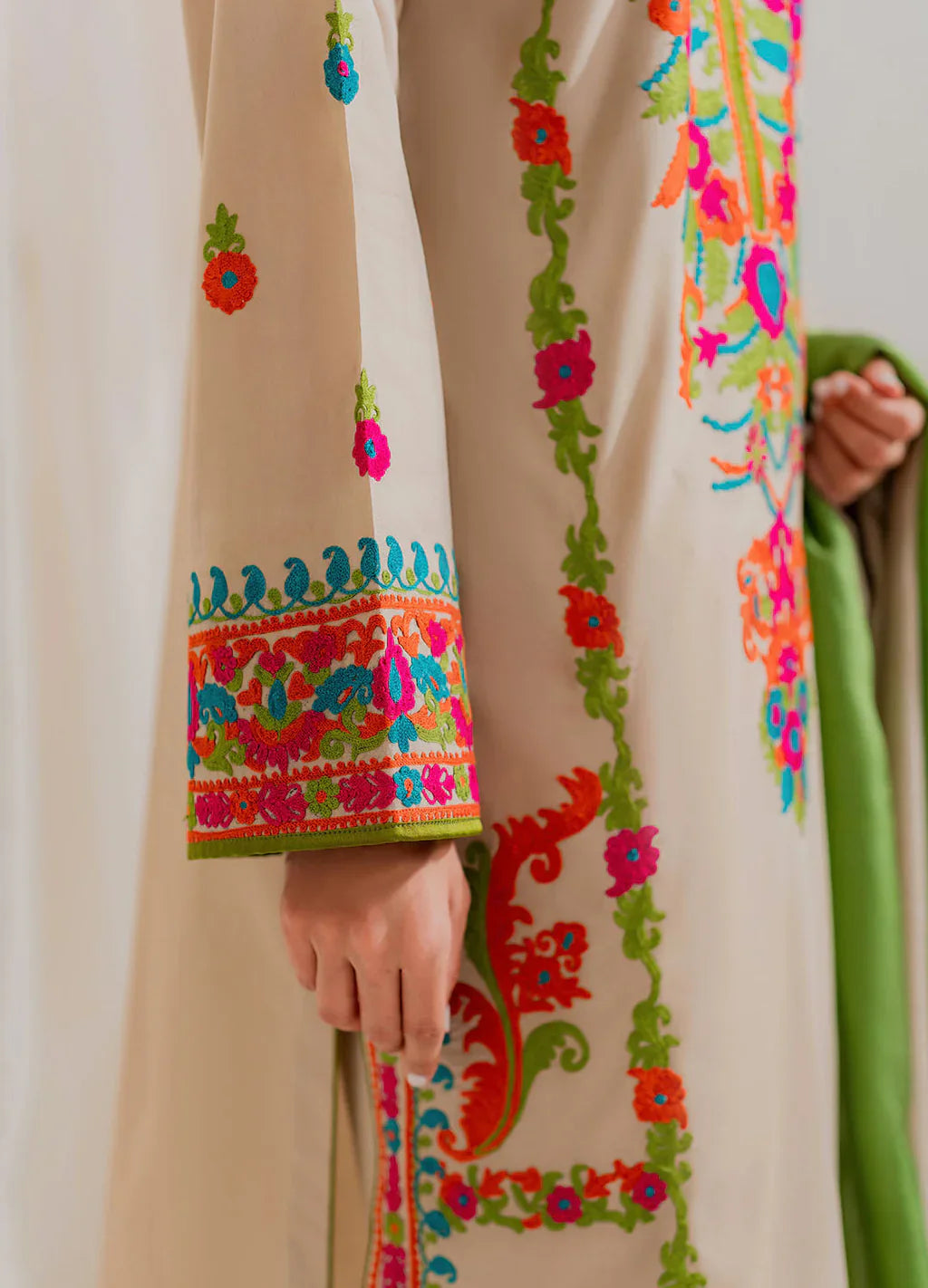 VINTAGE-3PC LAWN EMBROIDERED SHIRT WITH CHIFFON TYE&DYE DUPATTA & TROUSER-BIC-4636