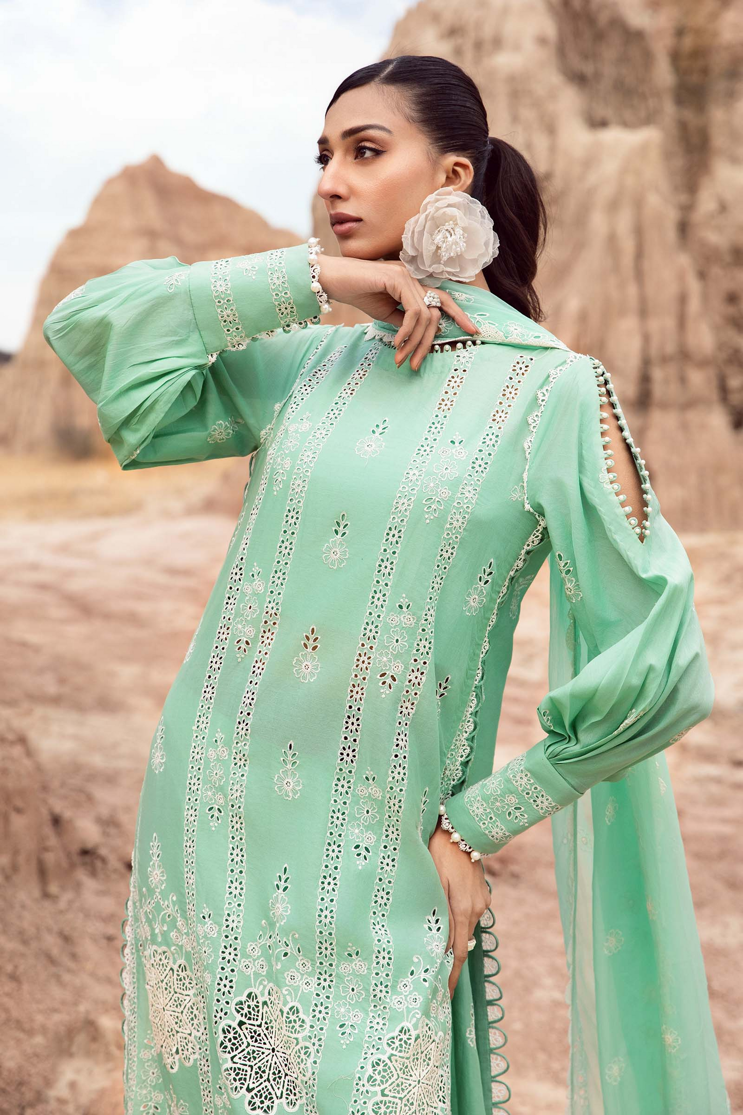 Embroidered Lawn Fabric (3Pcs) | LF-808